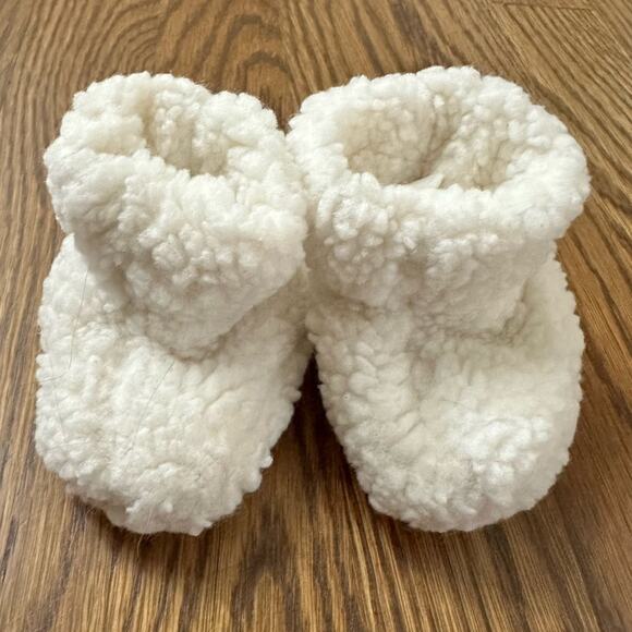 Rae Dunn Christmas onesie bundle, size 3-6 months (5 pieces) - Picture 10 of 11